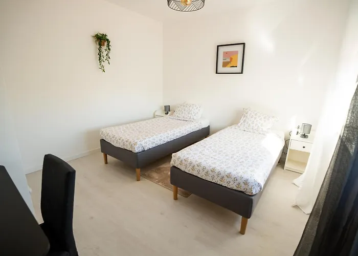 Surf 2 게스트하우스